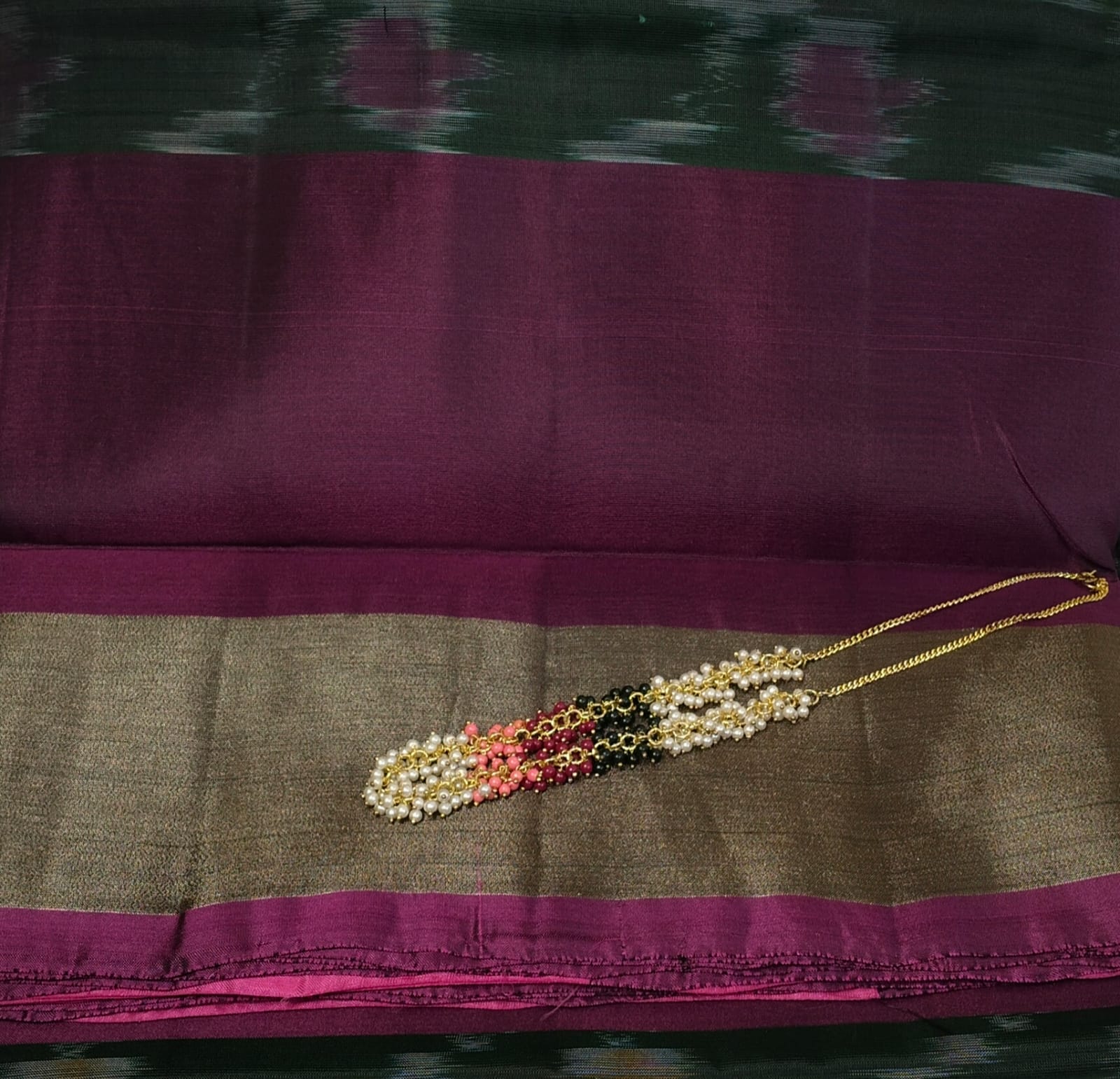 Dark Green & Pink Ikat Semi-Silk Saree - Border Close-up