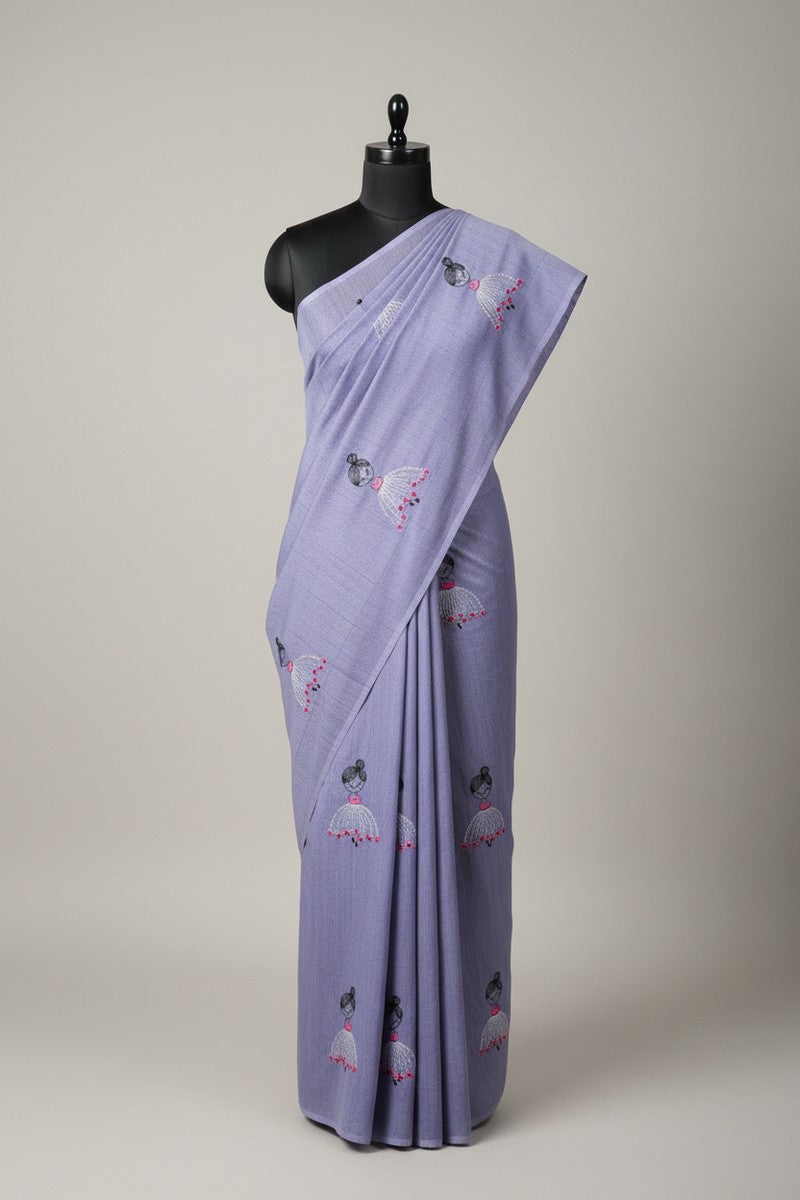 Mannequin display of pearl grey baby doll motif khadi saree
